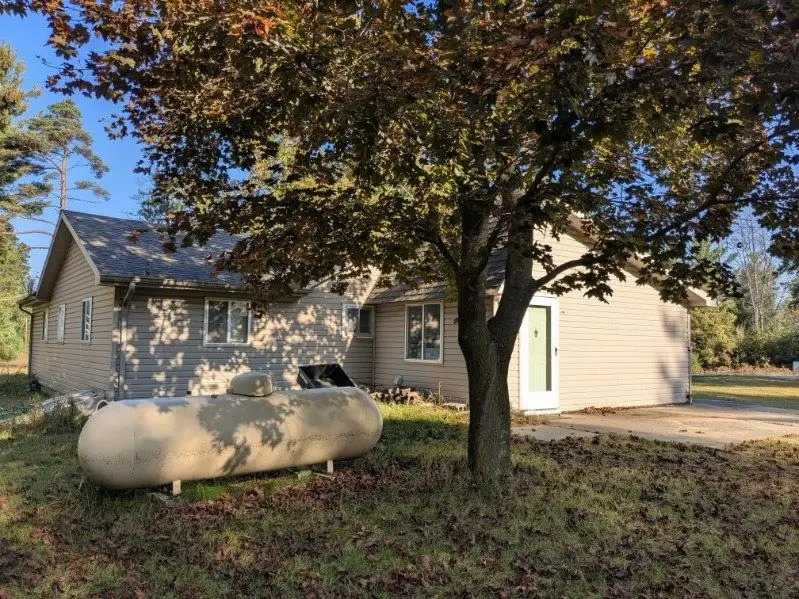 5533 E County Line, South Branch, MI 48761 - #3