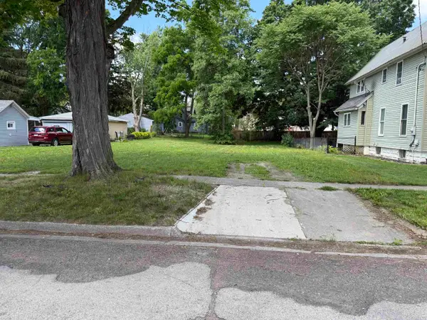 643 N Hickory, Owosso, MI 48867