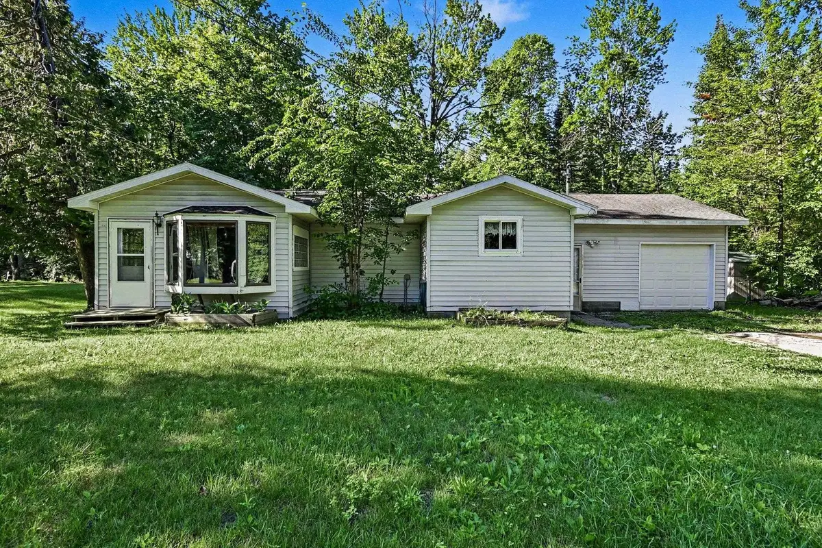 7579 Hillsdale, Hale, MI 48739 - #1