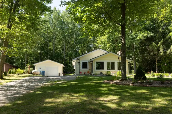 7692 Lakeview, Harrison, MI 48625