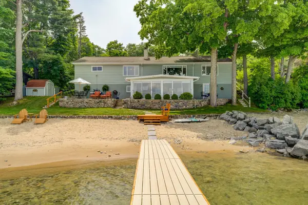 11711 S West Bay Shore, Traverse City, MI 49684