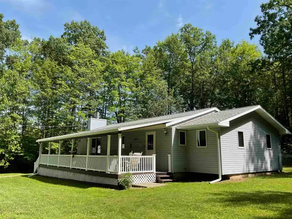 3300 E Arnold Lake, Harrison, MI 48625