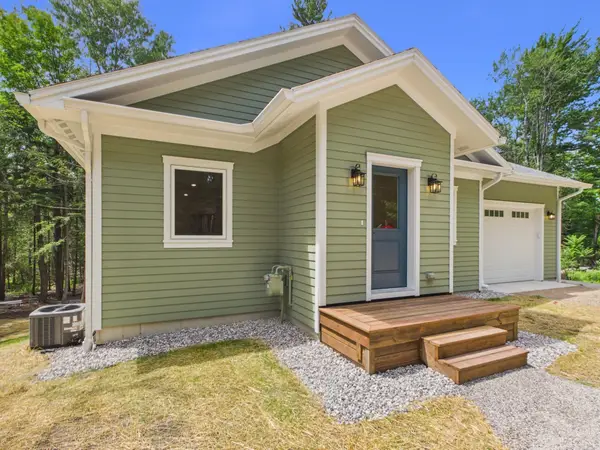 160 S West, Northport, MI 49670