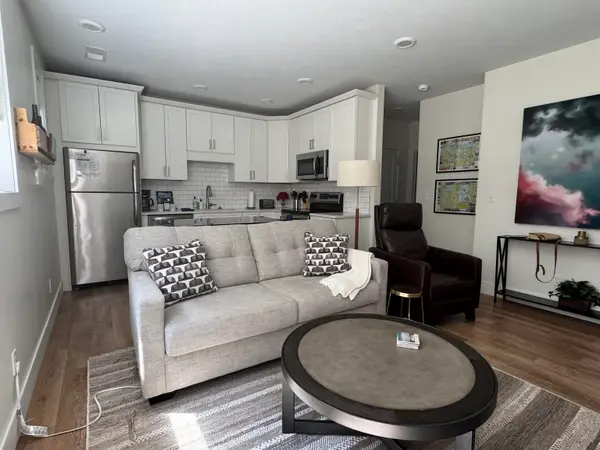 135 E Eighth #3, Traverse City, MI 49684
