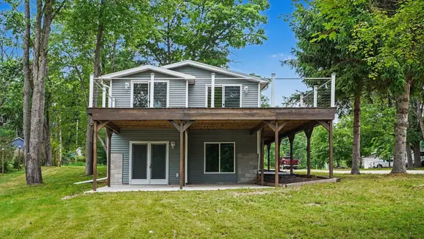 6820 W Shore, Weidman, MI 48893