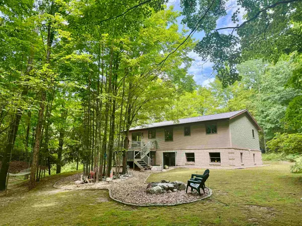 3885 Gaddi, Traverse City, MI 49684