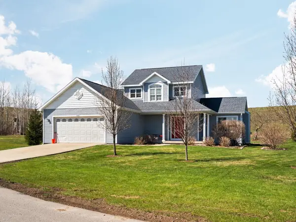 7031 Applewood, Charlevoix, MI 49720