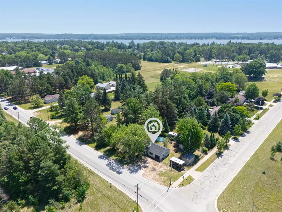 1723 W Division, Cadillac, MI 49601 - #3
