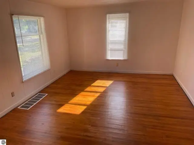 221 W Locust, Mount Pleasant, MI 48858 - #3