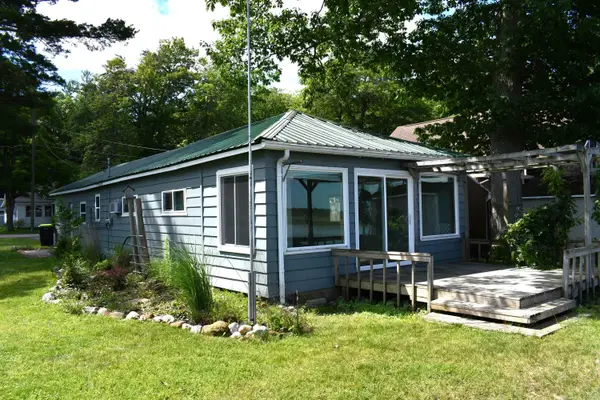 117 Warren, East Tawas, MI 48730
