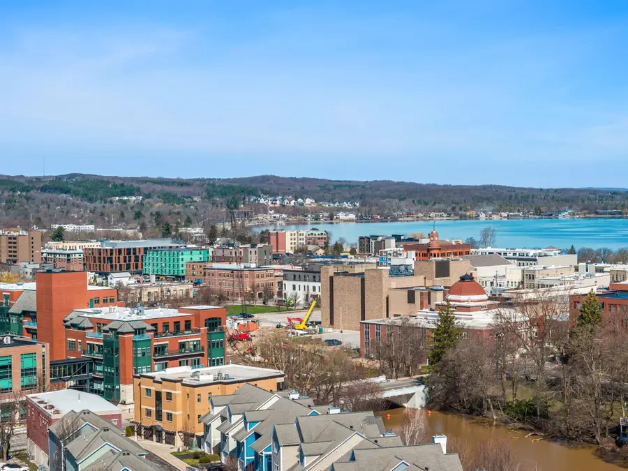 305 E Eighth, Traverse City, MI 49684 - #3