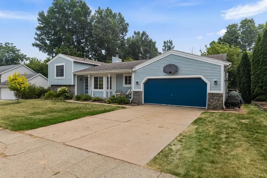 5410 Riverlook Drive Ne, Comstock Park, MI 49321 - #2