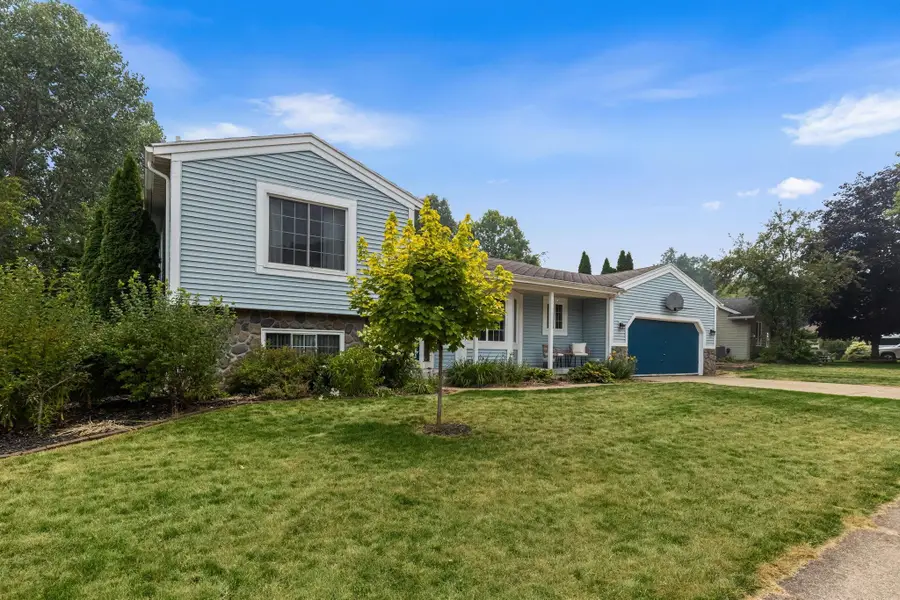 5410 Riverlook Drive Ne, Comstock Park, MI 49321 - #3