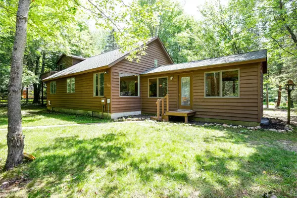 15570 Betsie River, Thompsonville, MI 49683