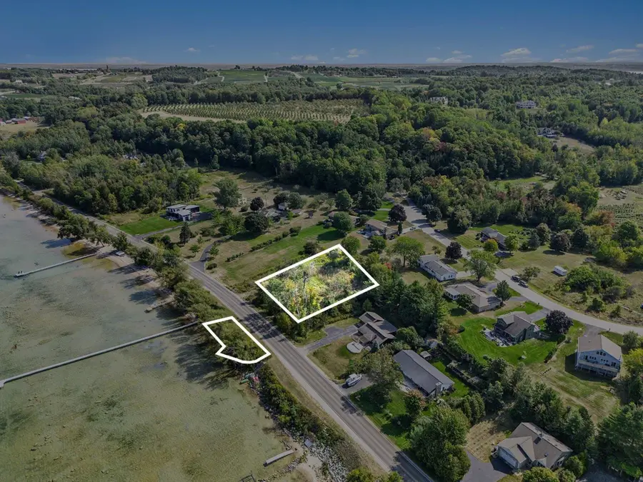 12016 Peninsula, Traverse City, MI 49686 - #2