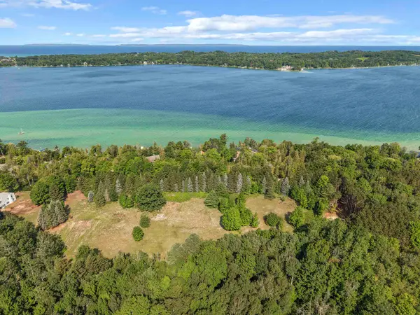 00 N Lake Leelanau, Lake Leelanau, MI 49653