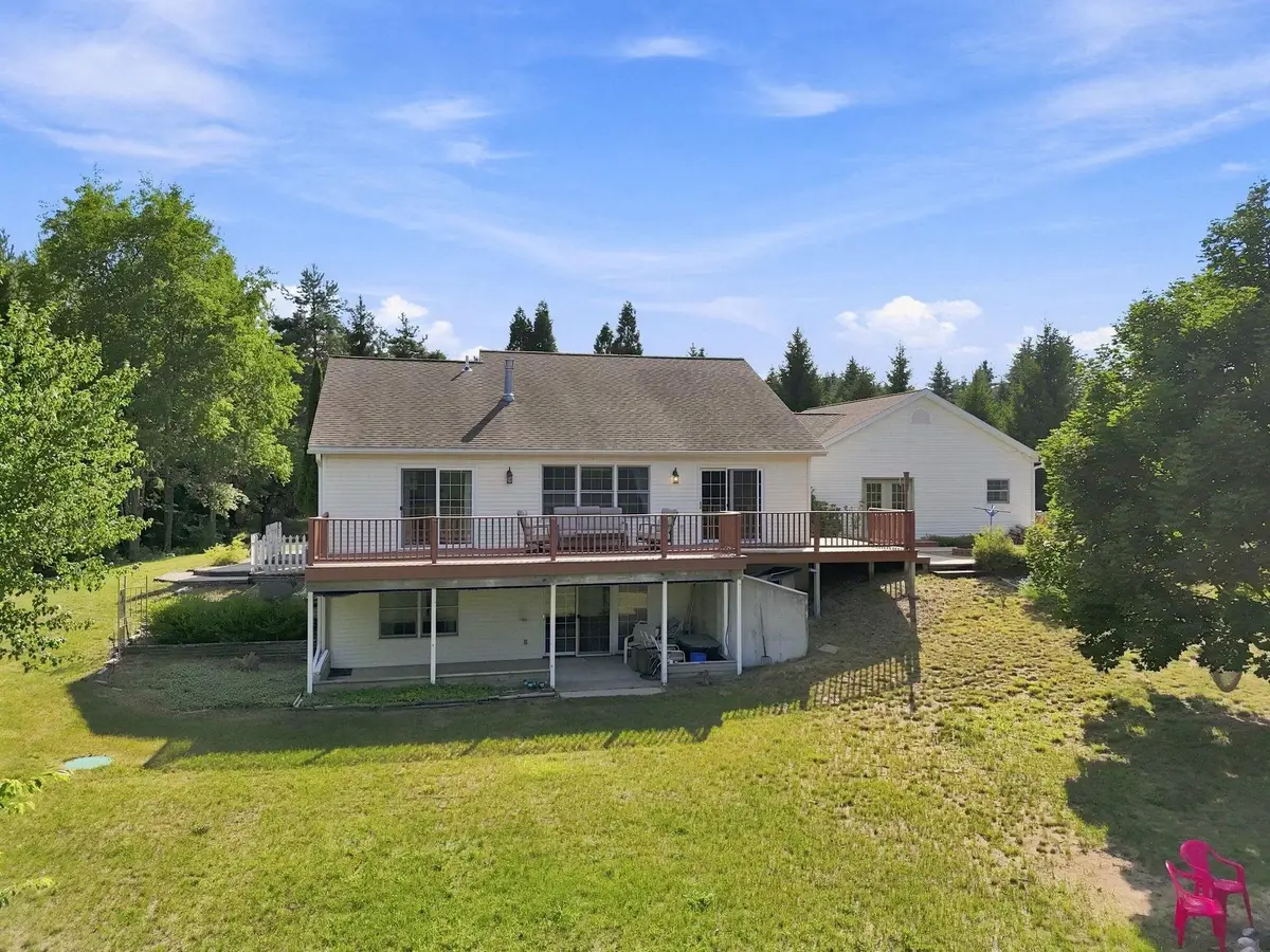 3854 W 18, Mesick, MI 49668 - #1