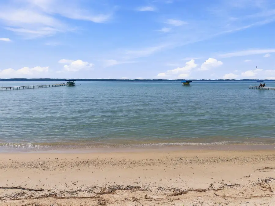 10101 Peninsula, Traverse City, MI 49686 - #2