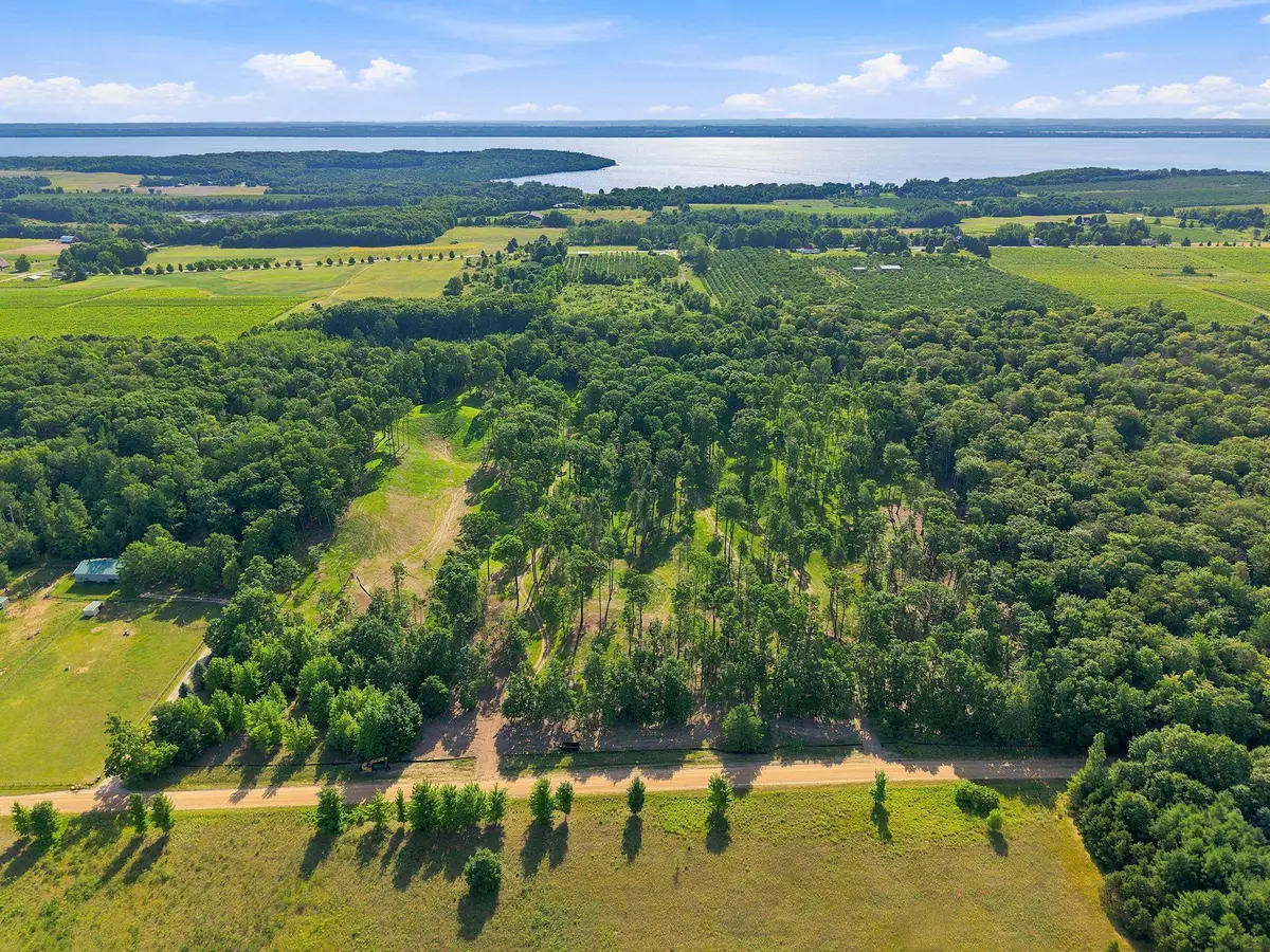 18618 Peninsula, Traverse City, MI 49686 - #1