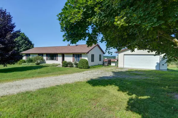 11869 Center, Traverse City, MI 49686