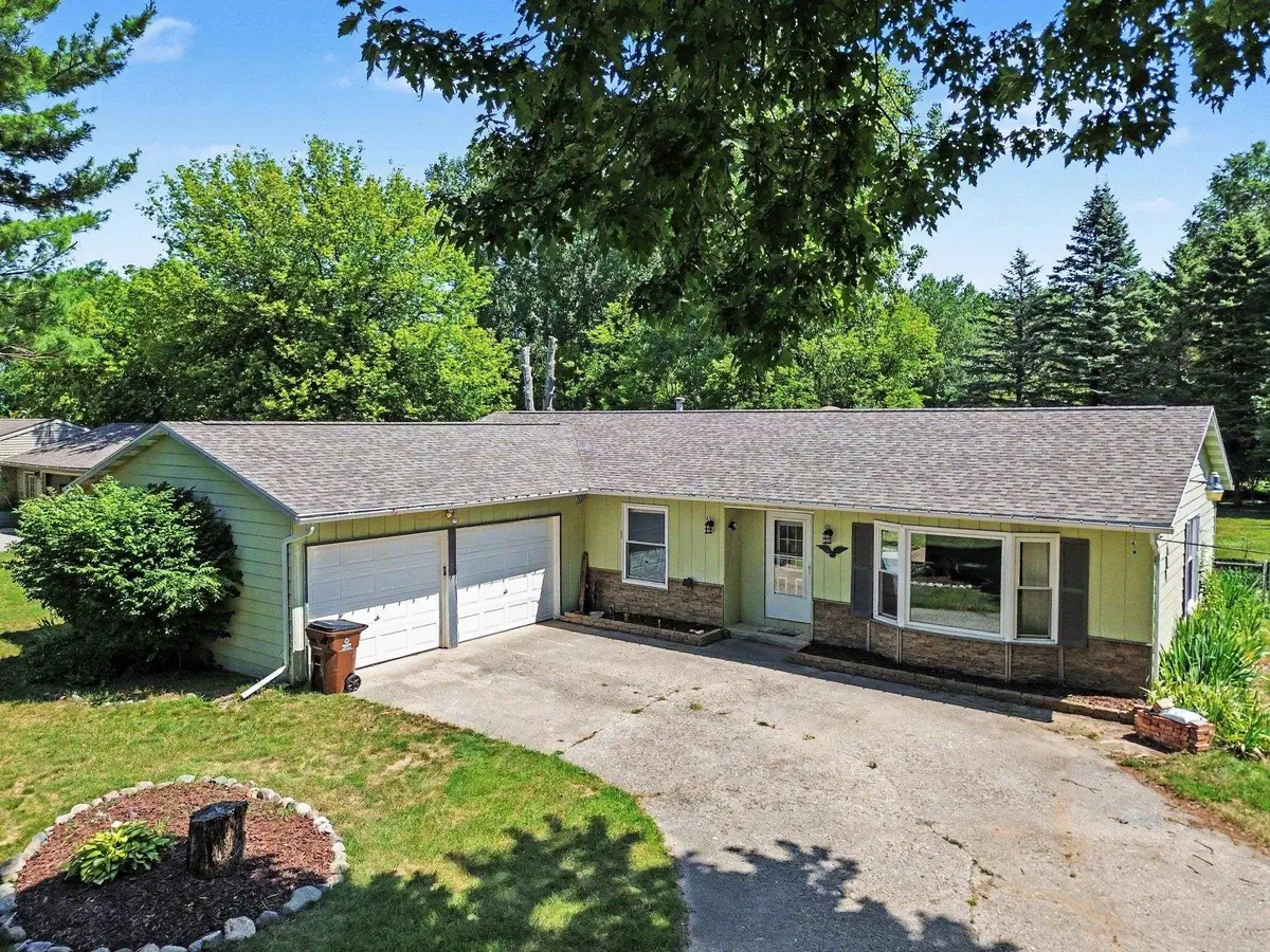 3831 Green Acres, Mount Pleasant, MI 48858 - #1