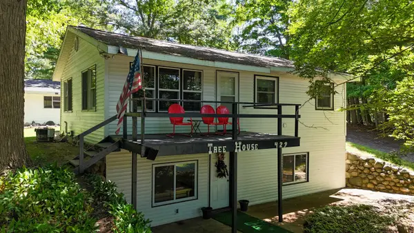 429 S Geneva, Shepherd, MI 48883