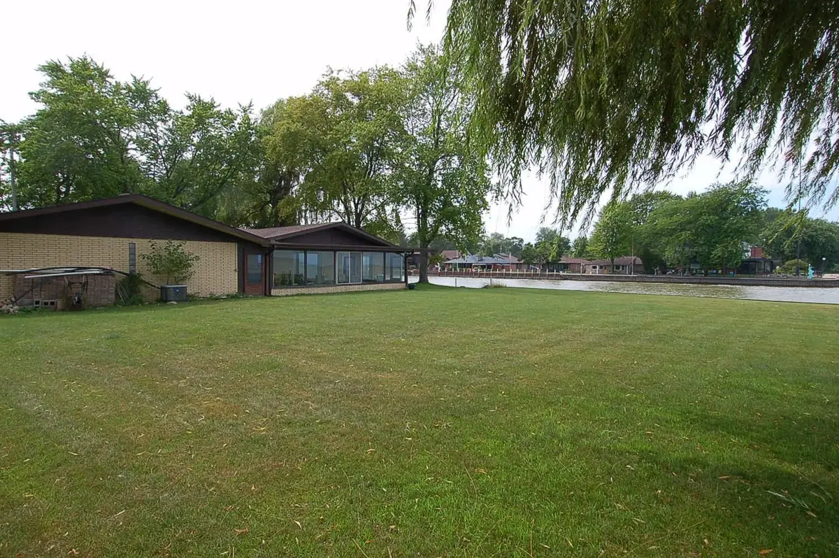 227 Bayside, Bay City, MI 48706 - #1