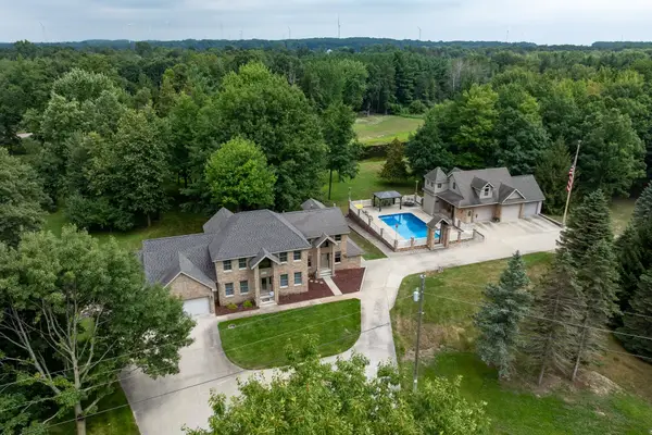 900 E Pine Grove, Weidman, MI 48893