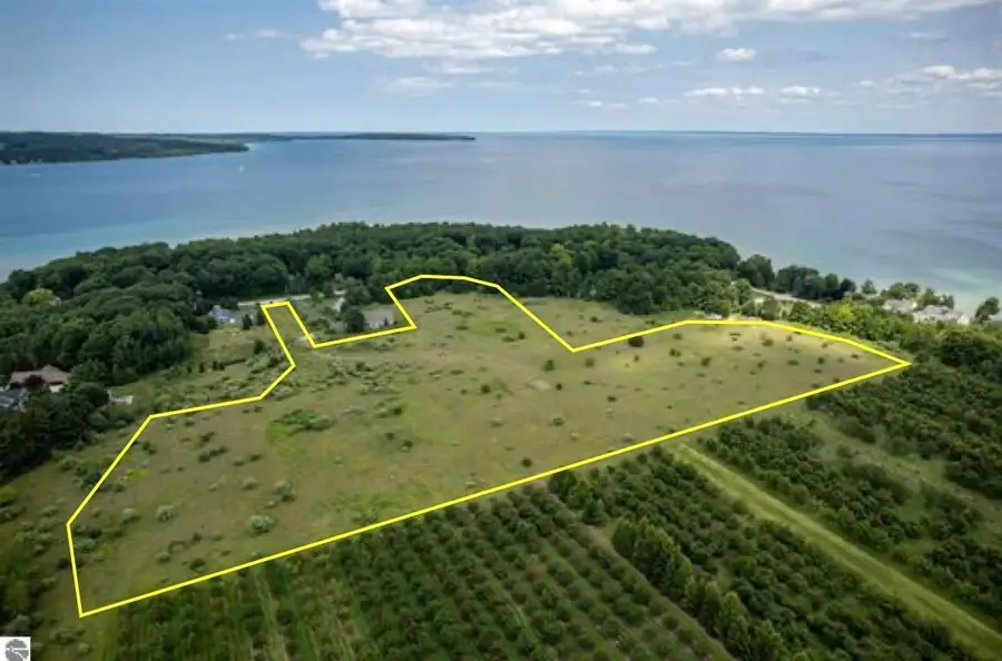 00 E Lovers, Suttons Bay, MI 49682 - #2