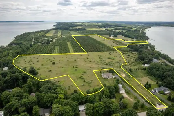 000 N Stony Point, Suttons Bay, MI 49682