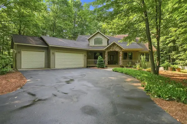 982 Shamrock, Traverse City, MI 49696