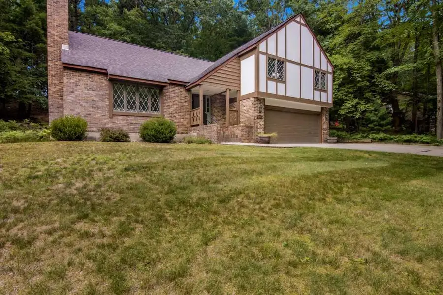 3706 Holiday View, Traverse City, MI 49686 - #2