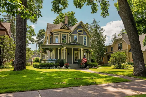 213 Sixth, Traverse City, MI 49684