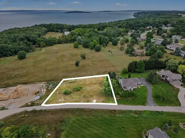 00 Sky, Traverse City, MI 49686