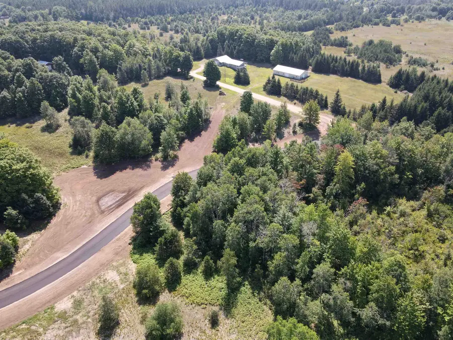 963 Backcountry, Traverse City, MI 49696 - #2