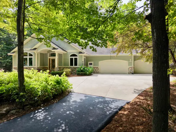 6788 E Hoxie, Cedar, MI 49621
