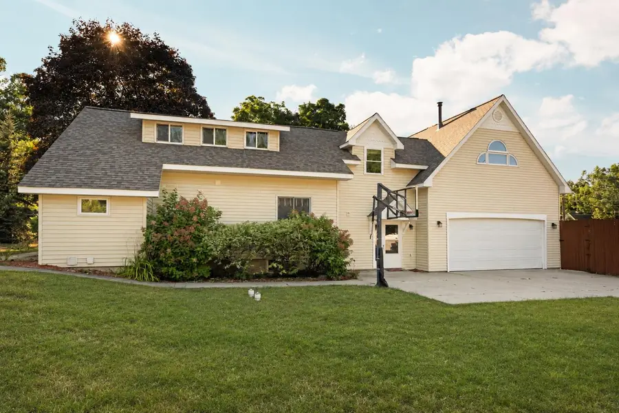 202 Seventeenth, Traverse City, MI 49684 - #2