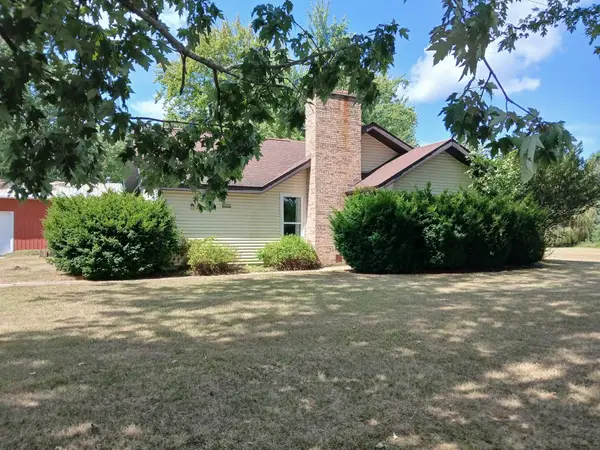 4589 Geneva, Coleman, MI 48618