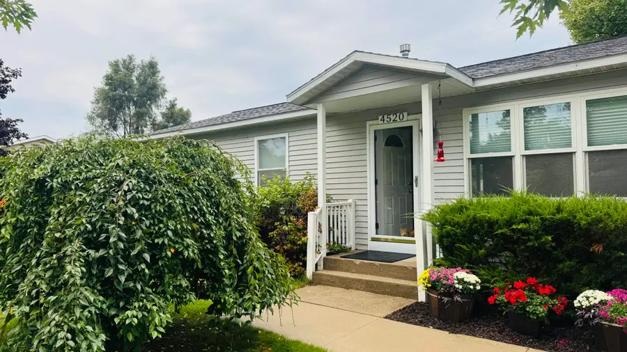 4520 N Manor Wood #Lot: 115, Traverse City, MI 49685 - #2