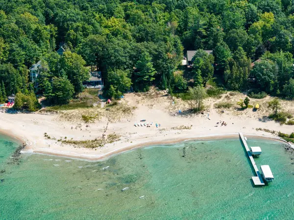 2565 Shore Wood, Traverse City, MI 49686