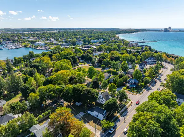 204 Petoskey, Charlevoix, MI 49720