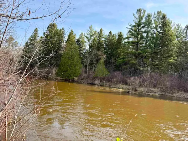 820 E Boardman Acres, Traverse City, MI 49696