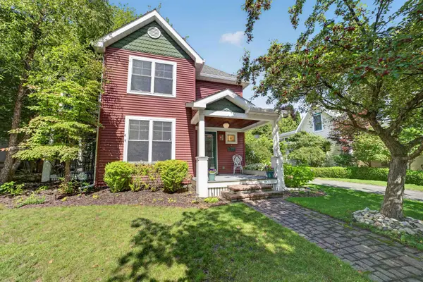 307 Antrim, Charlevoix, MI 49720