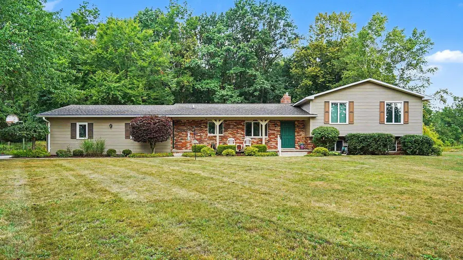 1492 W Bluegrass, Mount Pleasant, MI 48858 - #2