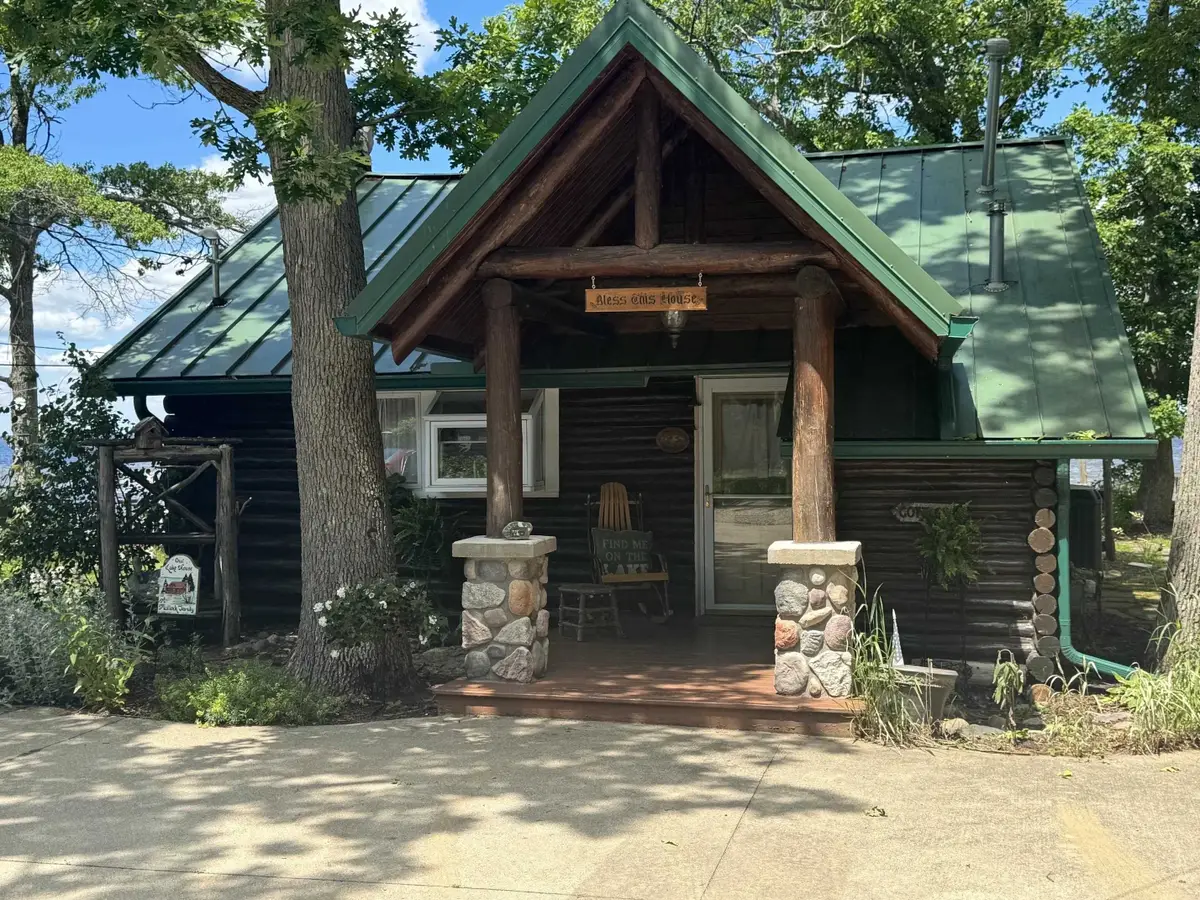 327 Sheridan, Prudenville, MI 48651 - #1