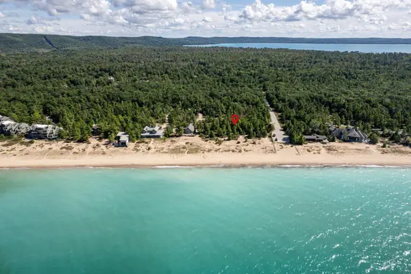 00 W Bay, Glen Arbor, MI 49636