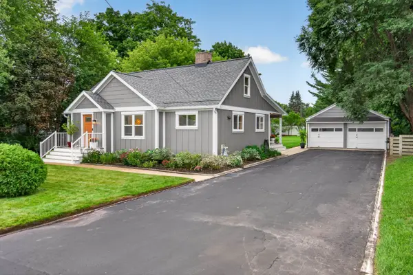 10350 E Cherry Bend, Traverse City, MI 49684