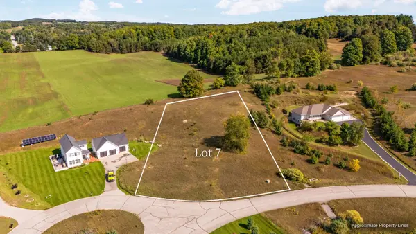 2446 Tyler Hills, Traverse City, MI 49685