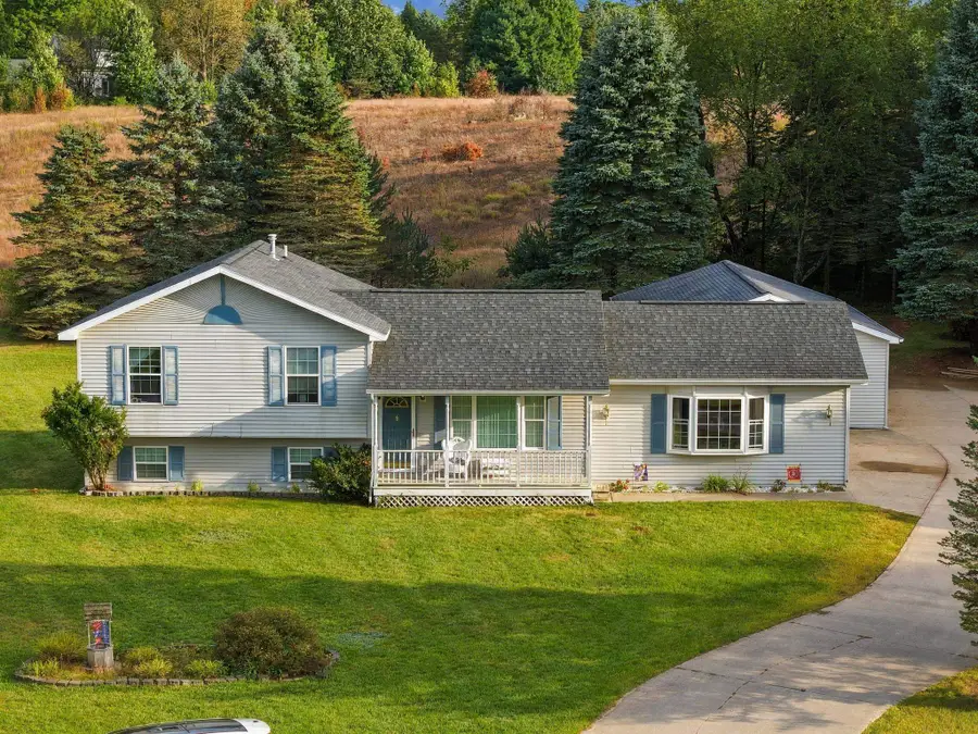 2005 Holland, Traverse City, MI 49685 - #3