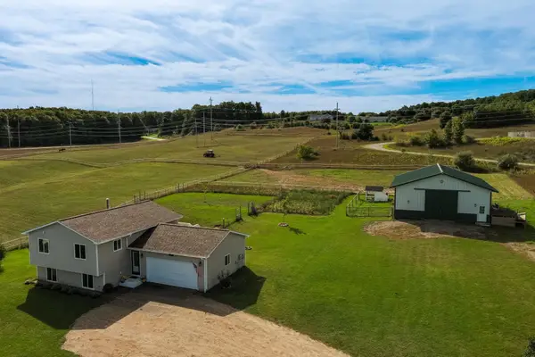 7250 E Lincoln, Cedar, MI 49621